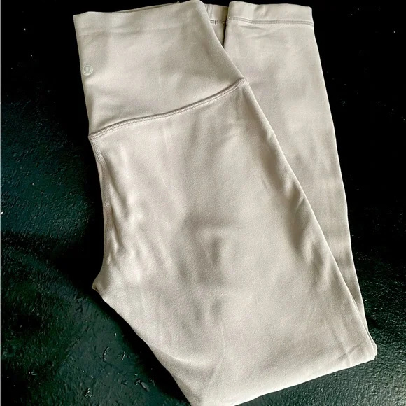 Lululemon Align leggings size 6 - Picture 2 of 3